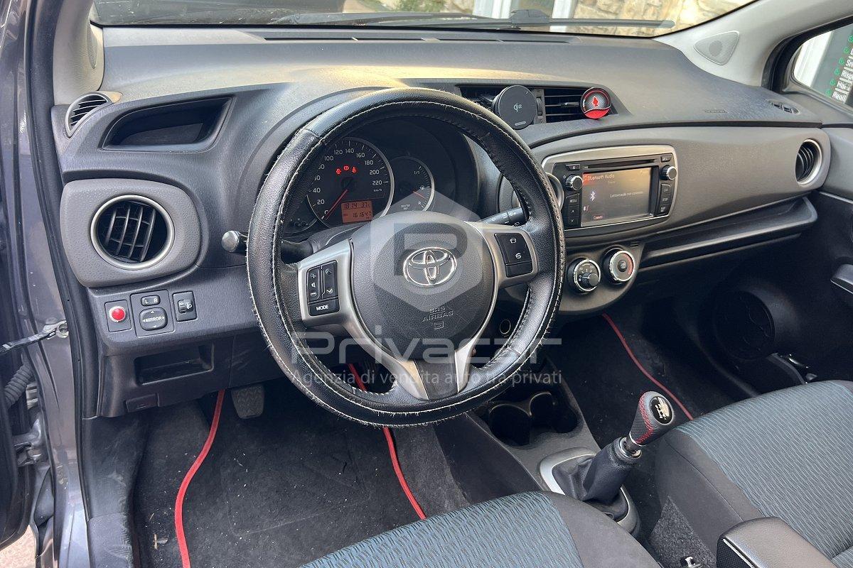 TOYOTA Yaris 1.0 5 porte