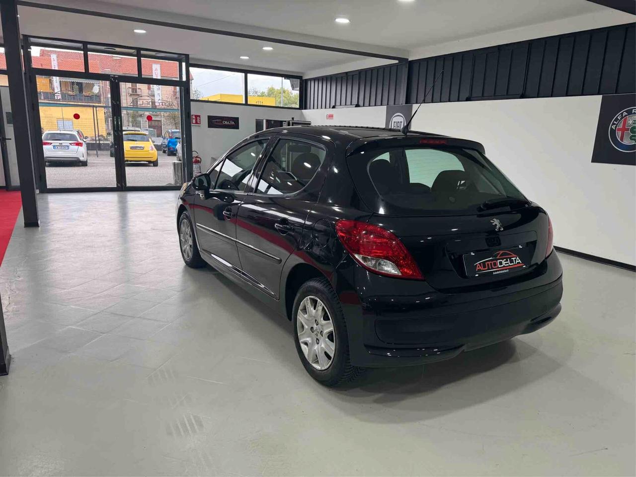Peugeot 207 1.4 8V 75CV 5p. Energie