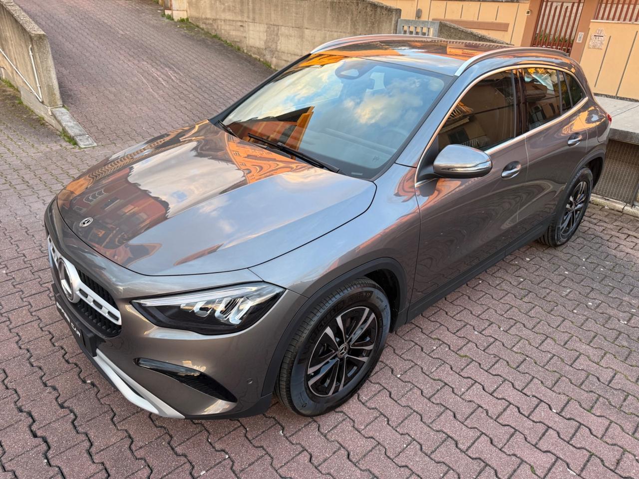 Mercedes-benz GLA 180 Mhev Aut. PARI AL NUOVO!