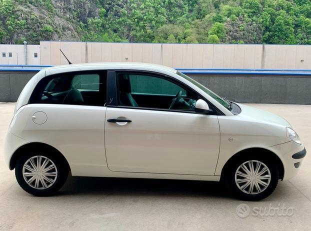 LANCIA Ypsilon 1.2 69 CV Diva NEOPATENTATI