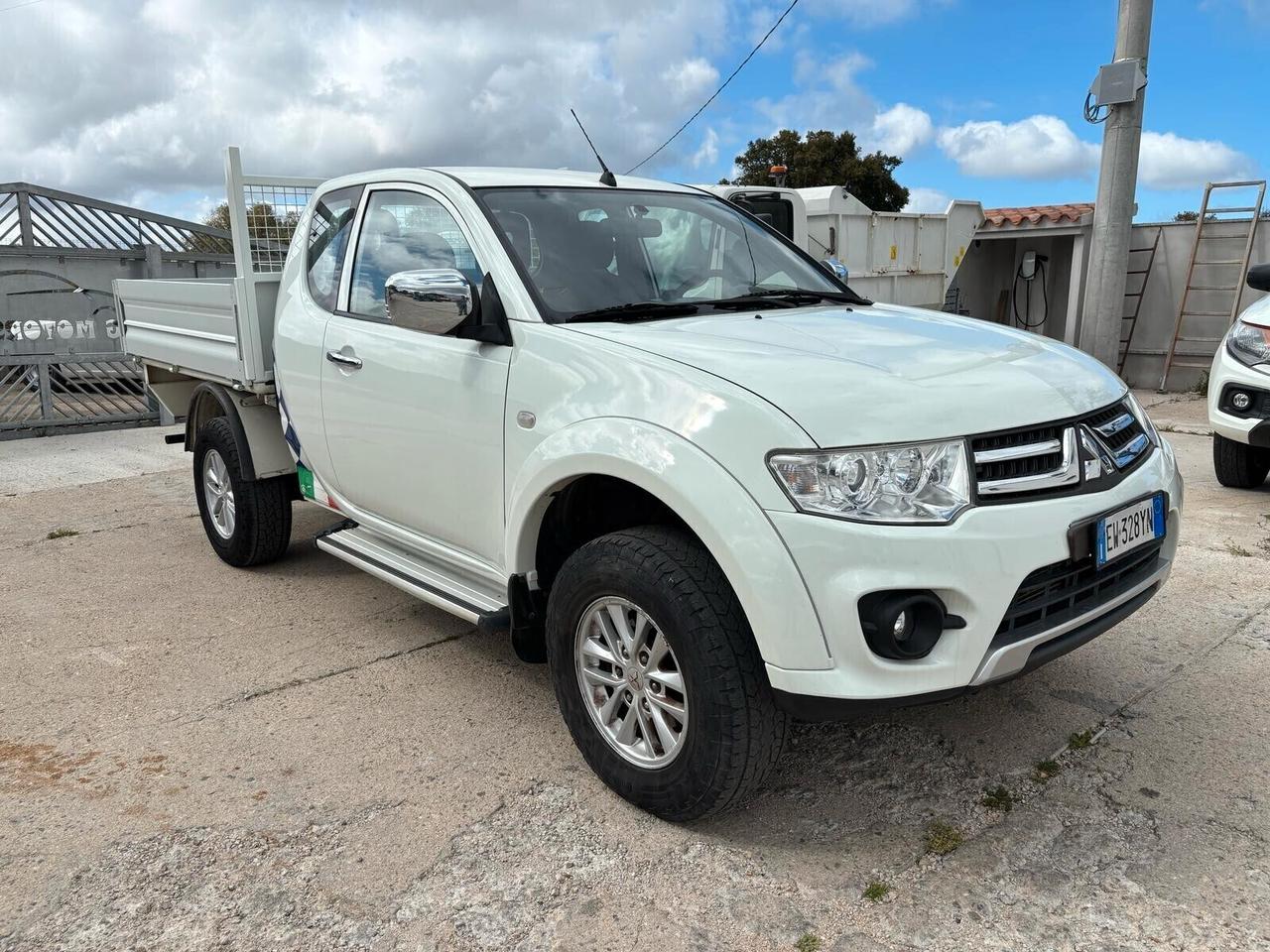 Mitsubishi L200 2.5 DI-D 178CV Club Cab