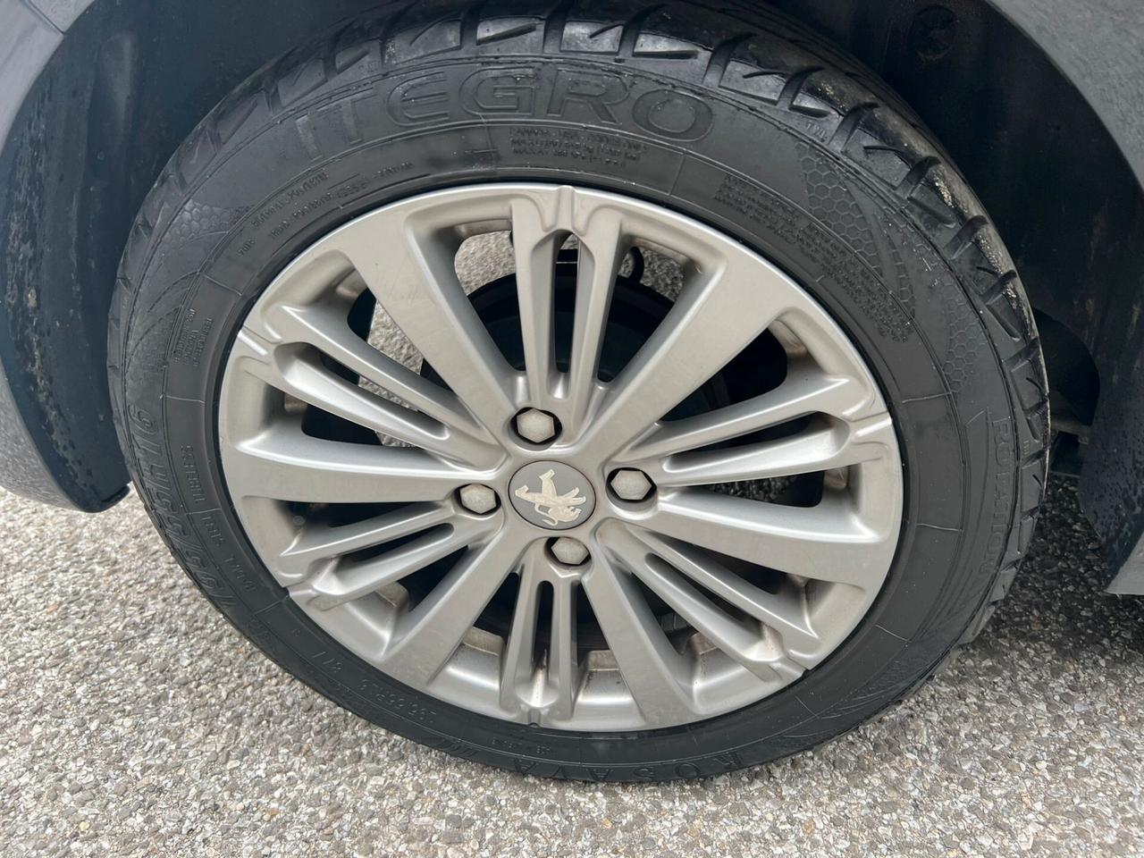 Peugeot 208 1.6 hdi 75cv Allure 5 porte -2016