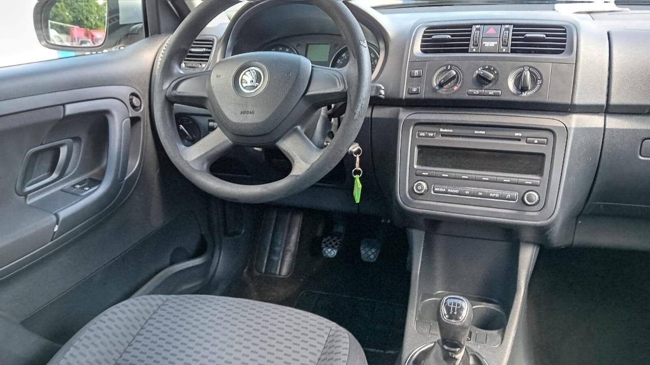 Skoda Fabia 2 serie -1.2 tdi-full-10/2013