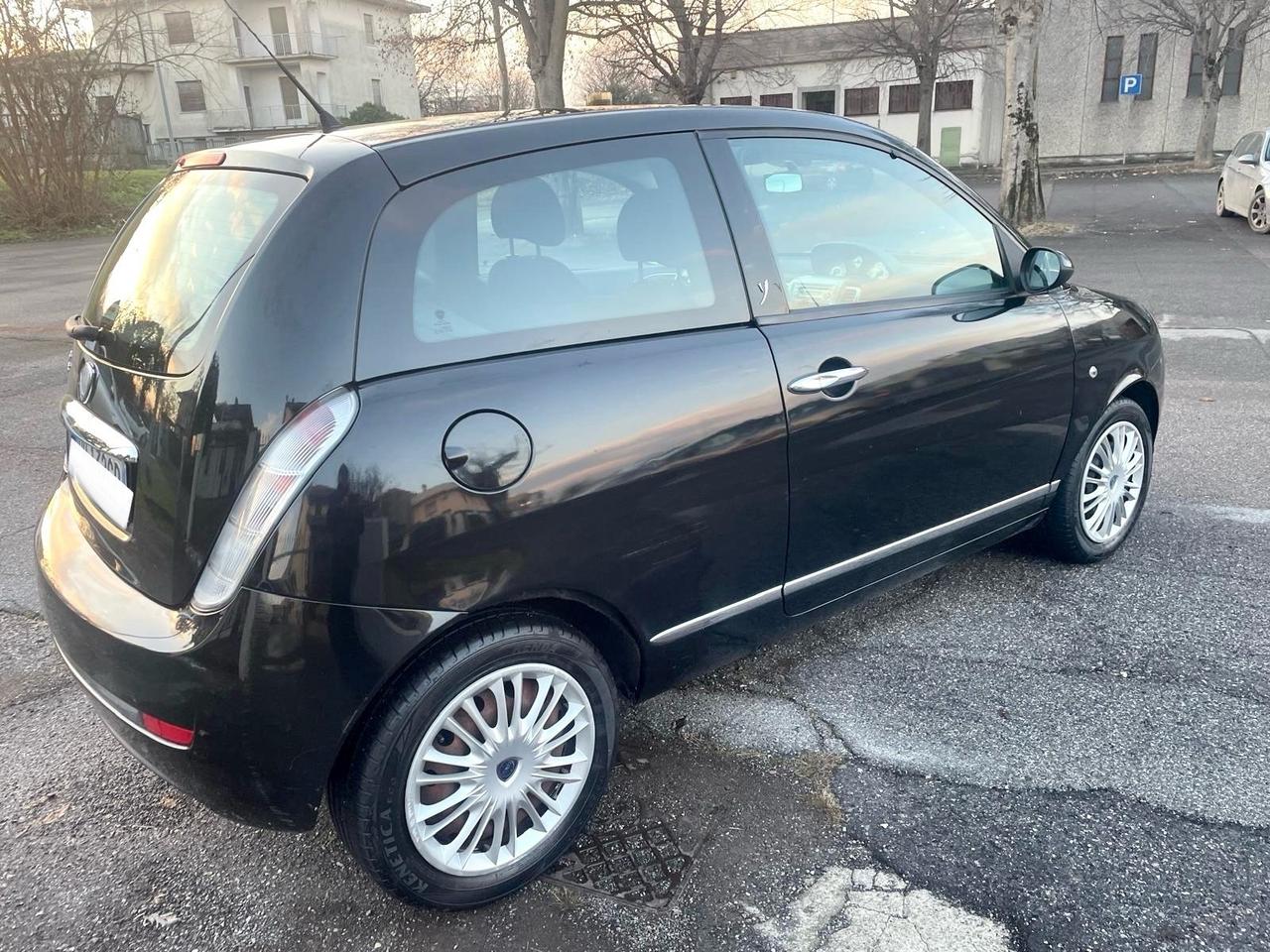 Lancia Ypsilon 1.2 Versus