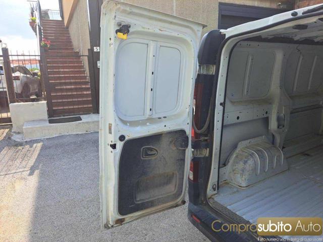 RENAULT Trafic T27 1.6 dCi 120CV + 22% IVA