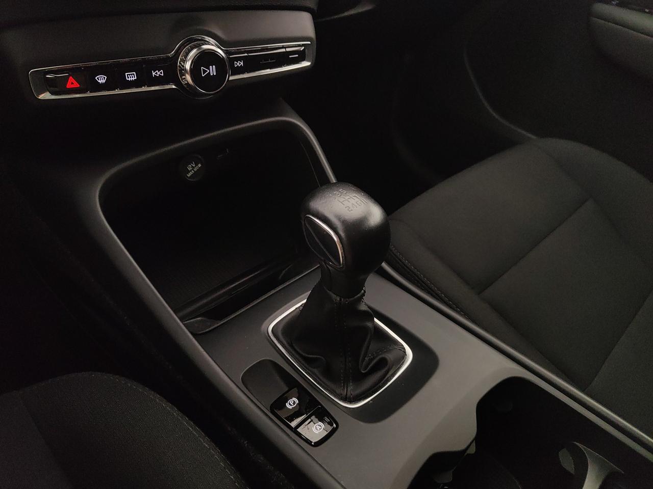 VOLVO XC40 1.5 t2 Momentum Core my21