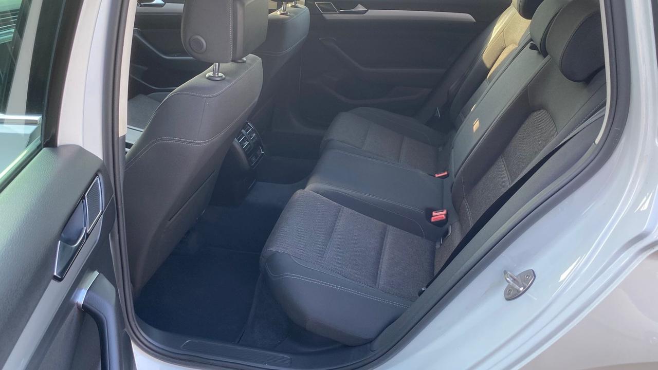 Volkswagen Passat Variant 2.0 TDI DSG Business BlueMotion Tech
