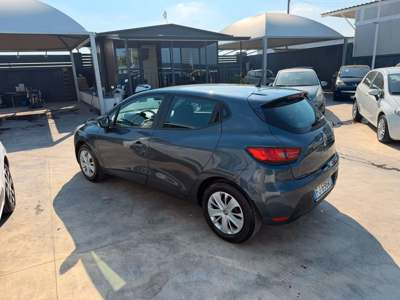 Renault Clio 1.2 75CV 5 porte Zen