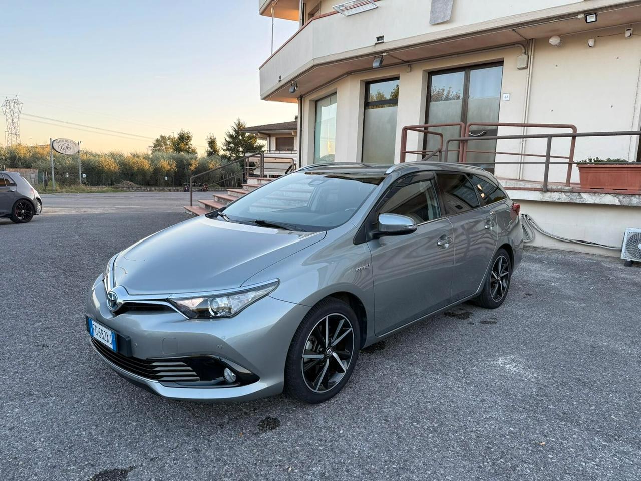 Toyota Auris Touring Sports 1.8 Hybrid Lounge