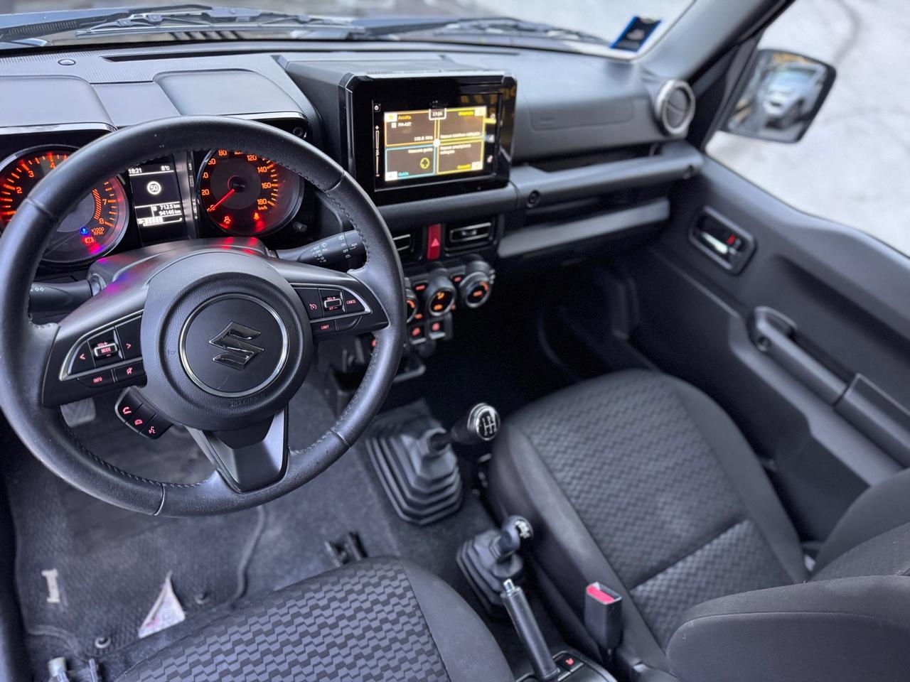 Suzuki Jimny 1.5 5MT Top