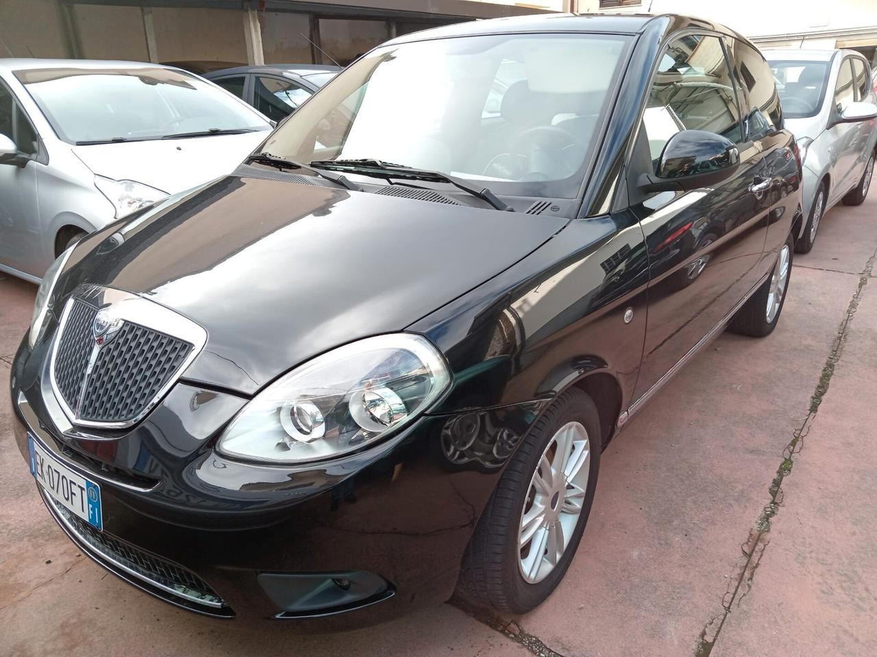 Lancia Ypsilon 1.3 MJT 75 CV Unyca GUIDABILE DA NEOPATENTATI
