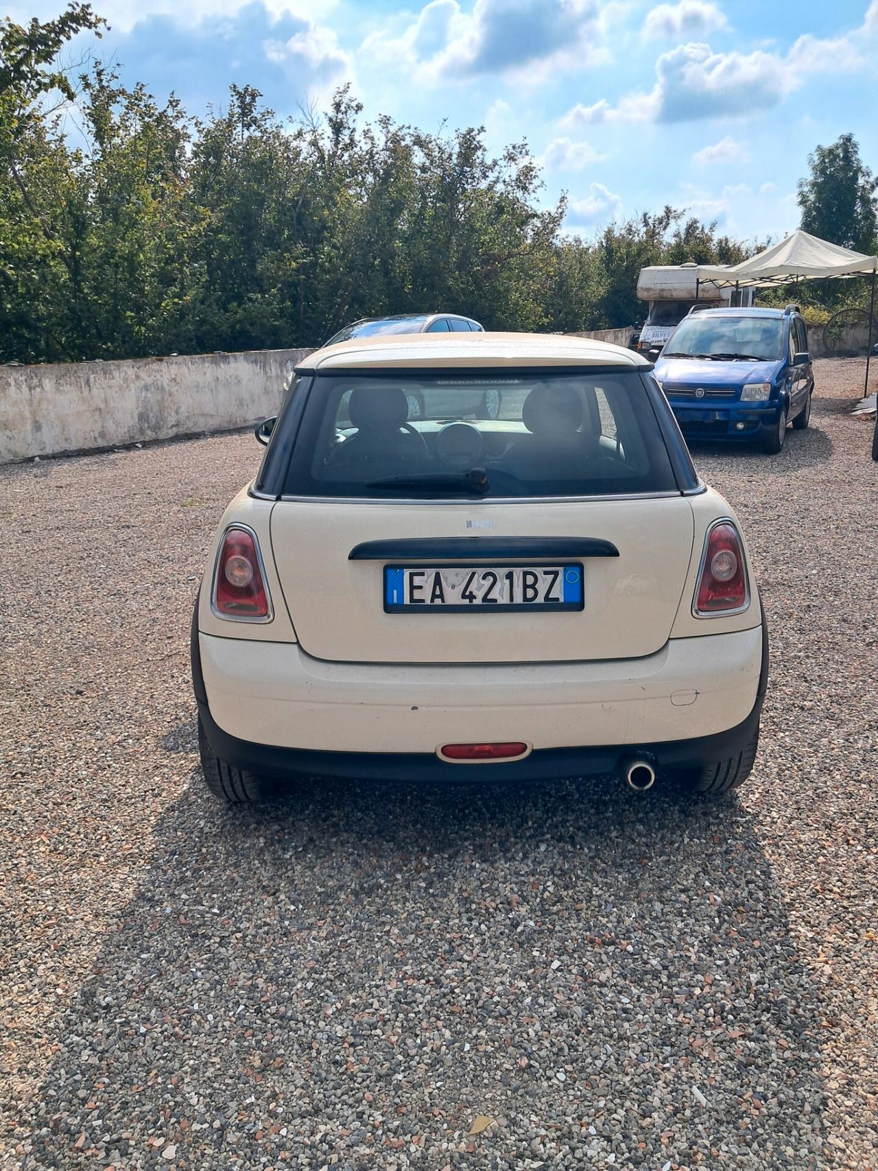 Mini Cooper D 1.6 90cv