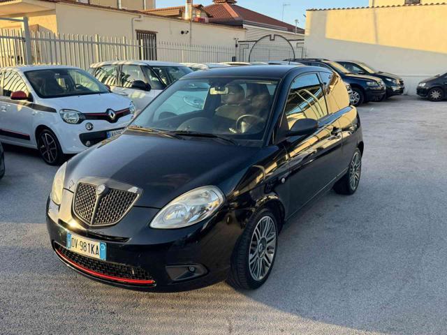LANCIA Ypsilon 1.3 MJT 90 CV MomoDesign