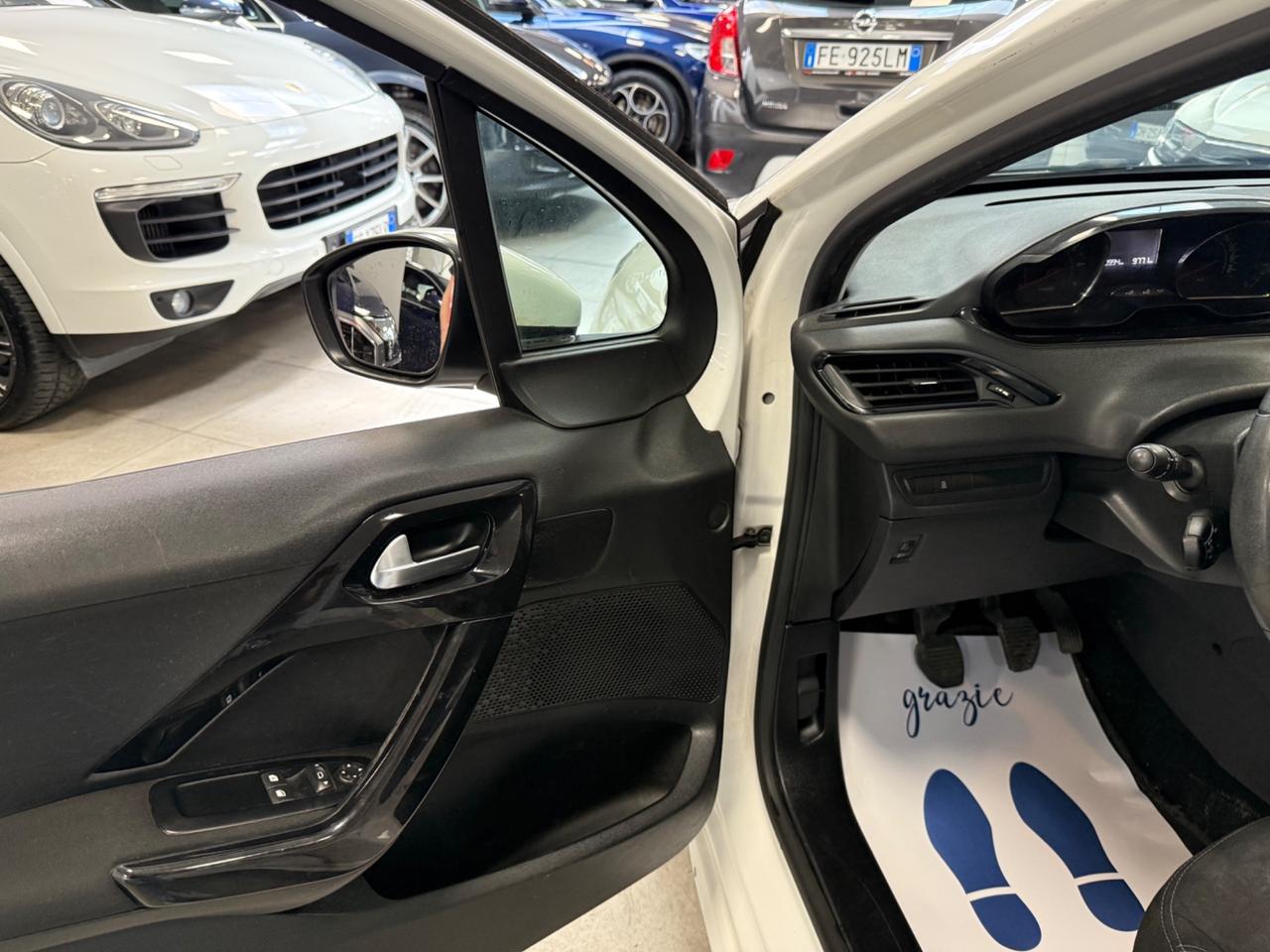 Peugeot 208 1.2 VTi 82 CV 5 porte Access Ok Neopatentati