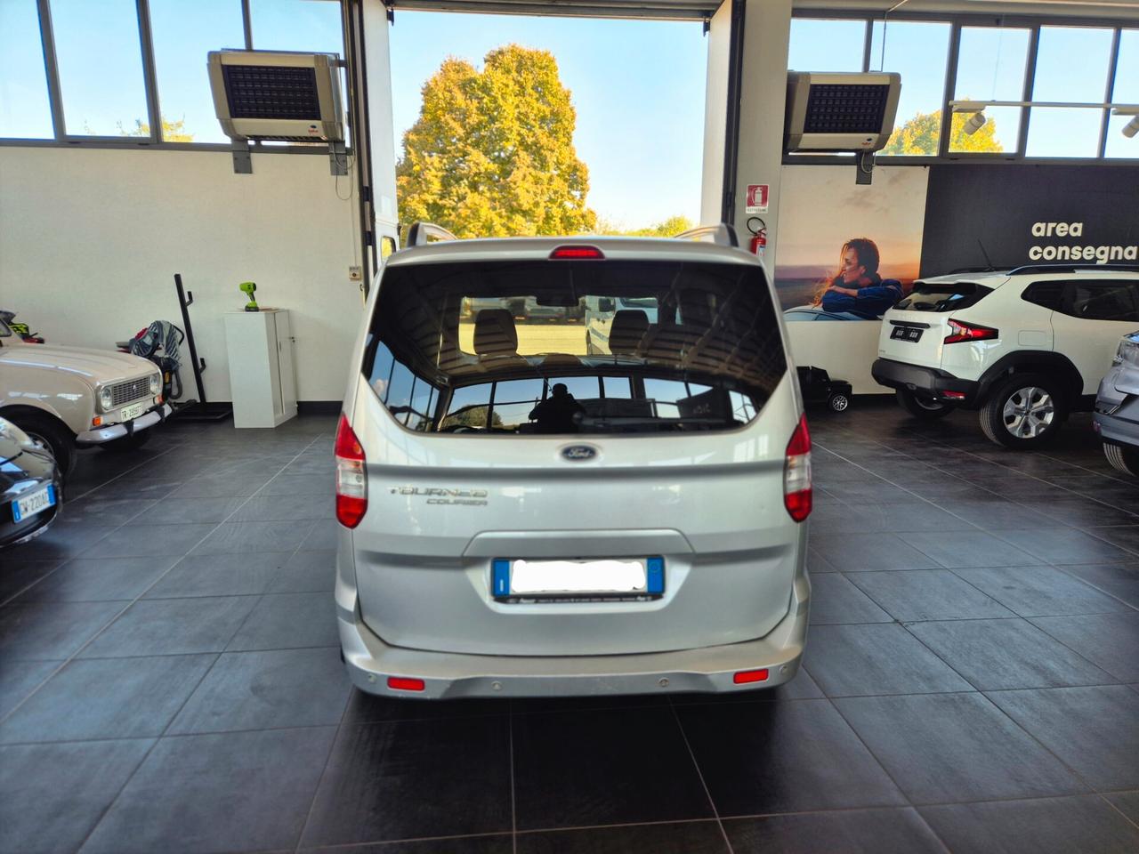 Ford Tourneo Courier 1.5 TDCI 95 CV Titanium