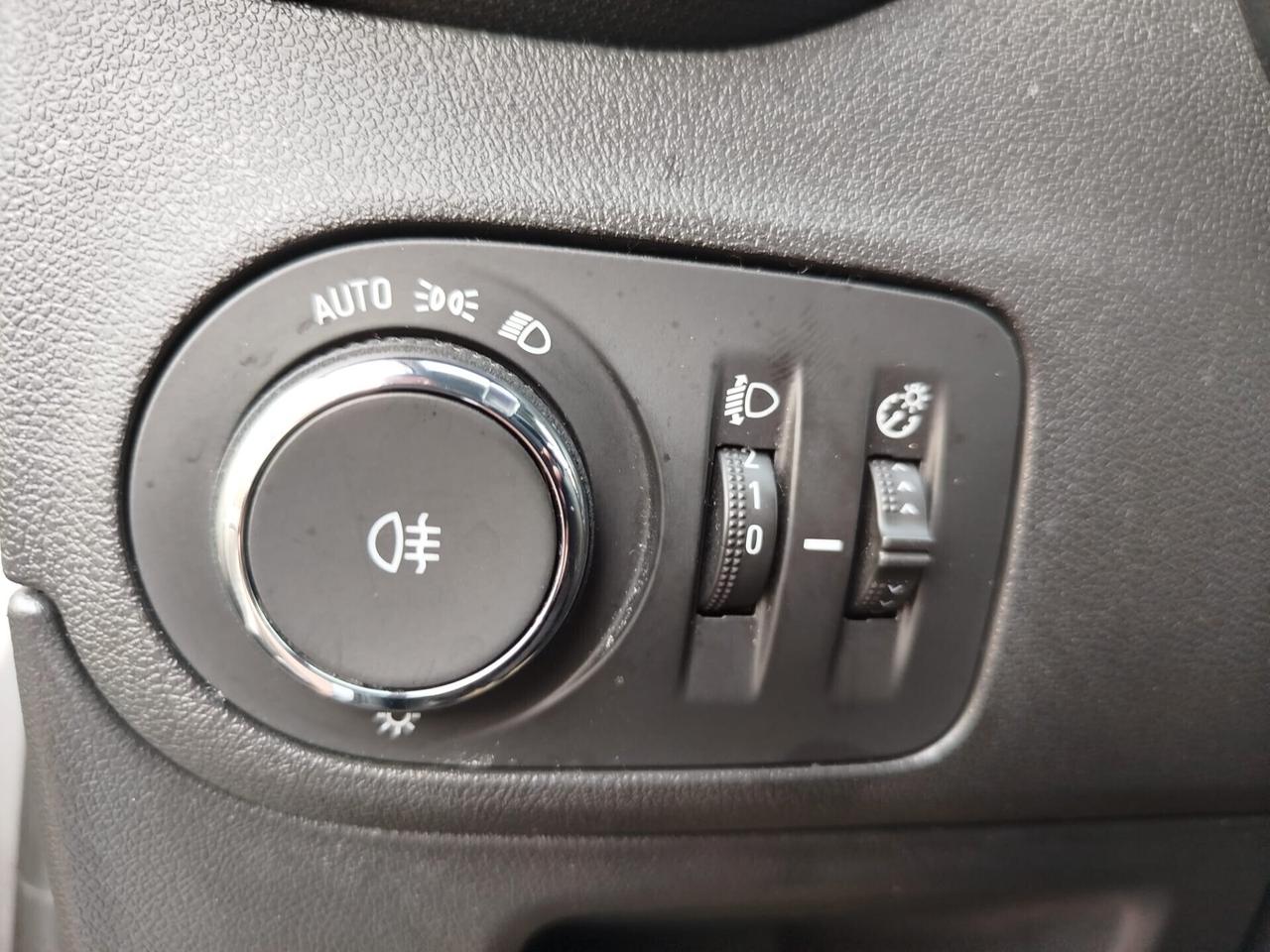 Crossland 1.5-120cv AUTOMATICA*PREZZO VERO* GARANZIA 12 MESI- IVA DEDUCIBILE