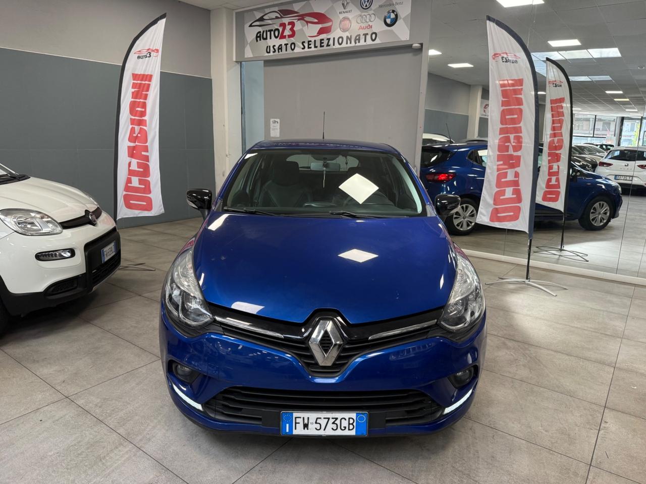 Renault Clio TCe 12V 75 CV 5 porte Moschino Life Ok Neopatentati
