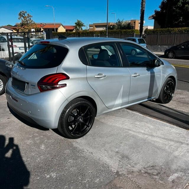 Peugeot 208 BlueHDi 75 5 porte Allure