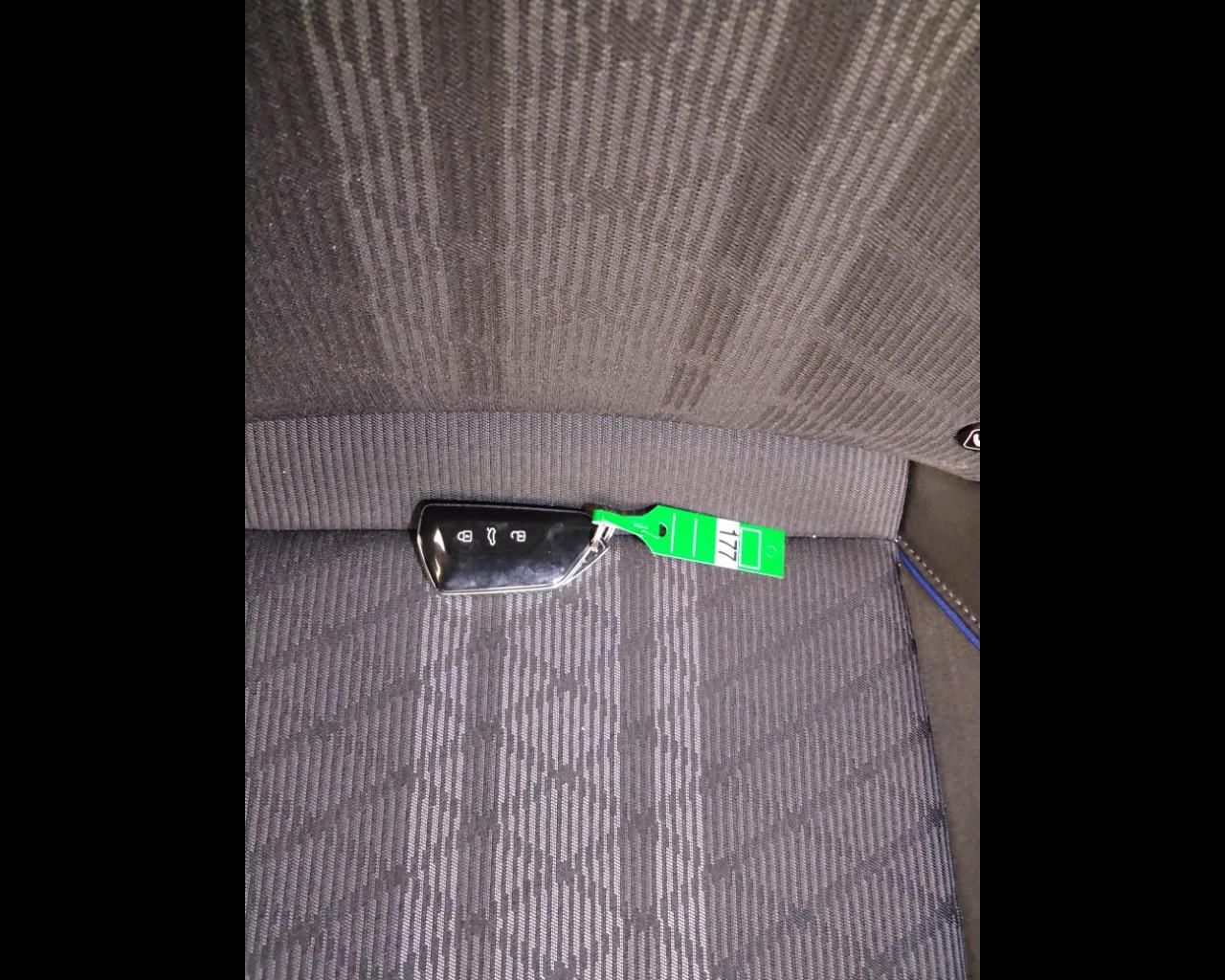 VOLKSWAGEN Tiguan III 2024 - Tiguan 2.0 tdi R-Line 150cv dsg