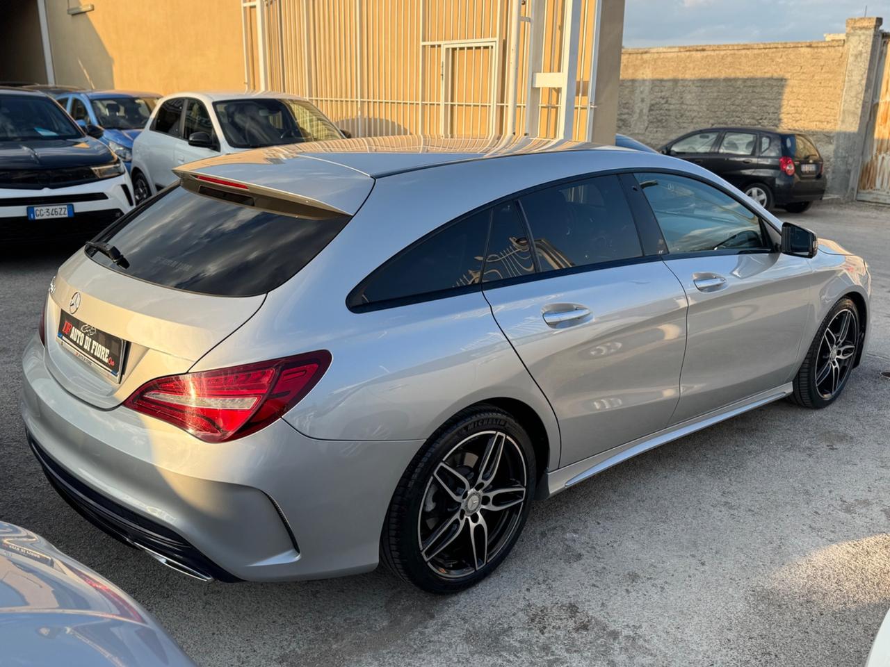 Mercedes-benz CLA 200d Premium Amg SHOOTING BACK