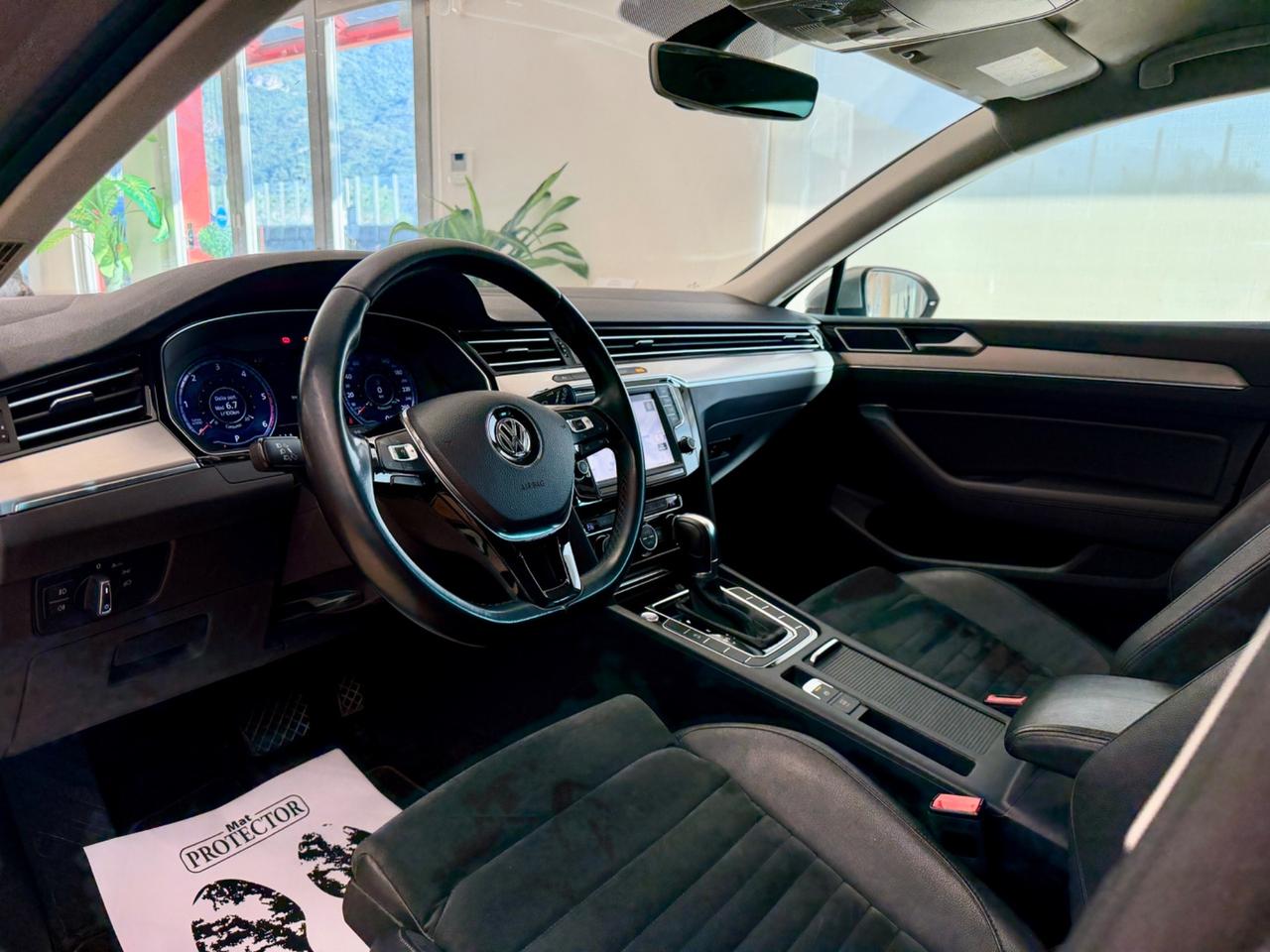 Volkswagen Passat 2.0 TDI DSG Highline BlueM. Tech.