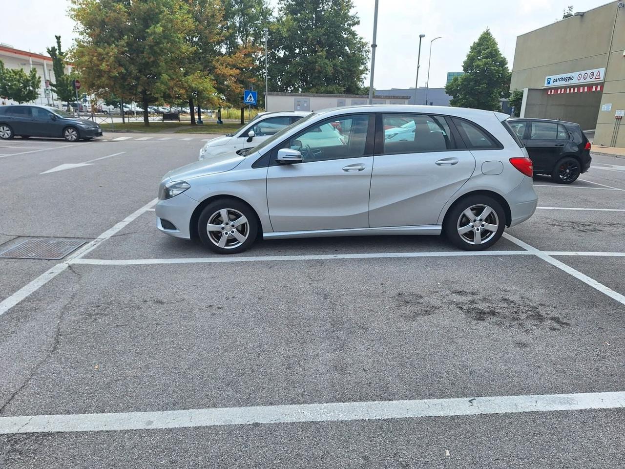 Mercedes-benz B 180 B 180 CDI Automatic Premium