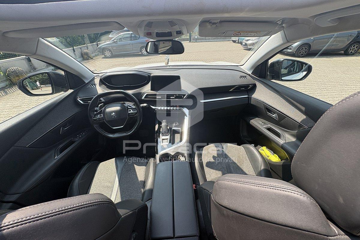 PEUGEOT 3008 BlueHDi 130 S&S EAT8 Allure