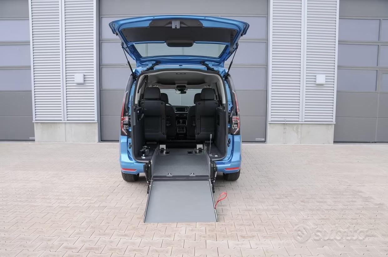 Volkswagen Caddy Pianale Ribassato - auto per disabili