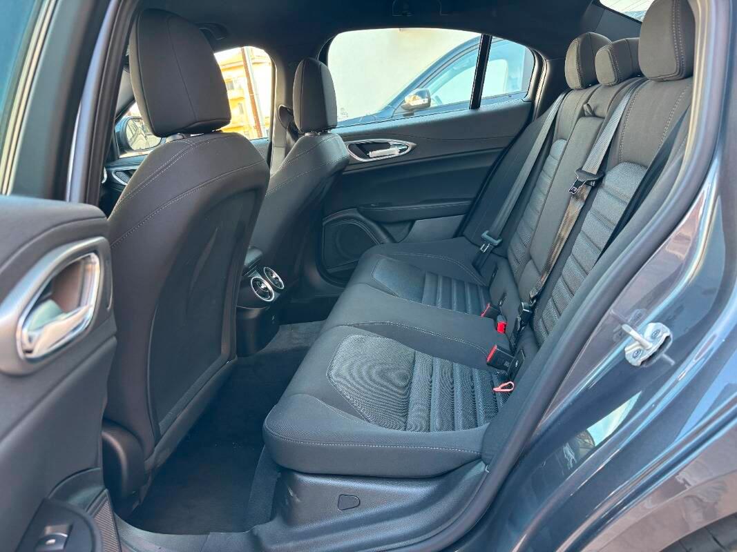 Alfa Romeo Giulia 2.2 t Sprint 160cv auto