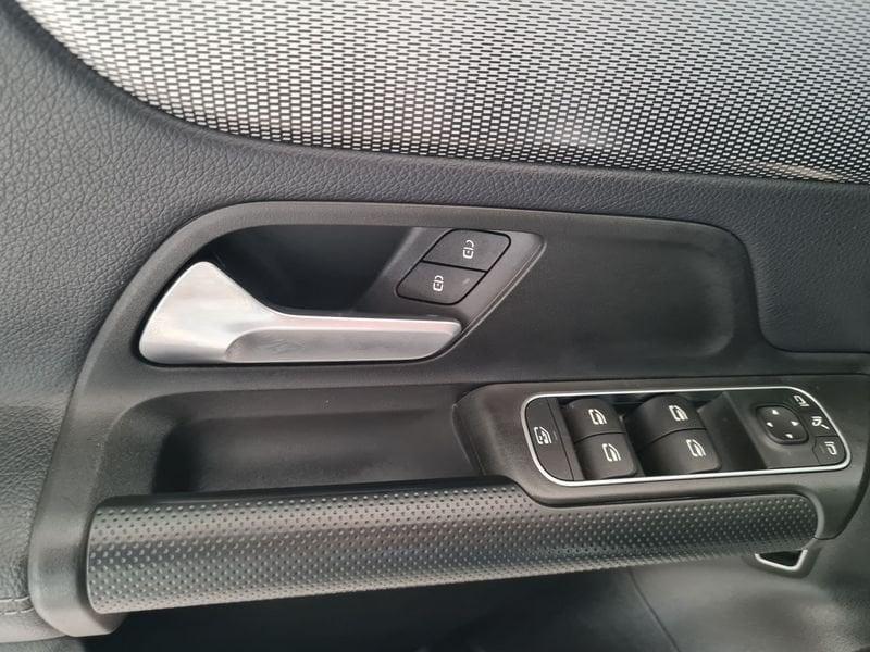 Mercedes-Benz GLB GLB 180 d Automatic Business
