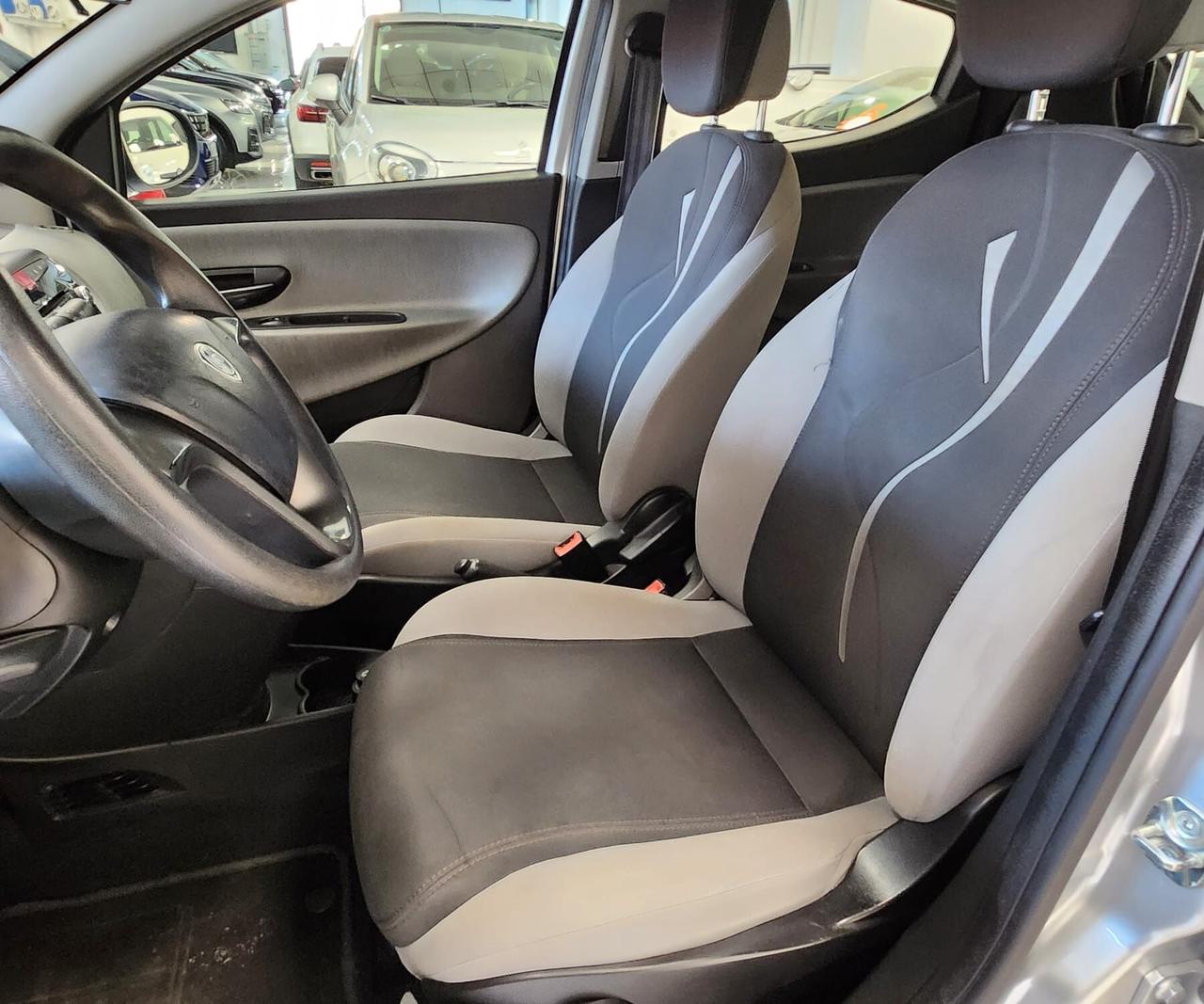 Lancia Ypsilon BENZ/METANO 85CV