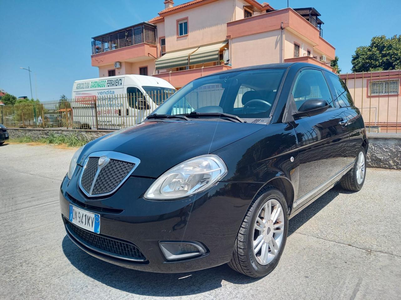 Lancia Ypsilon NEOPATENTATI