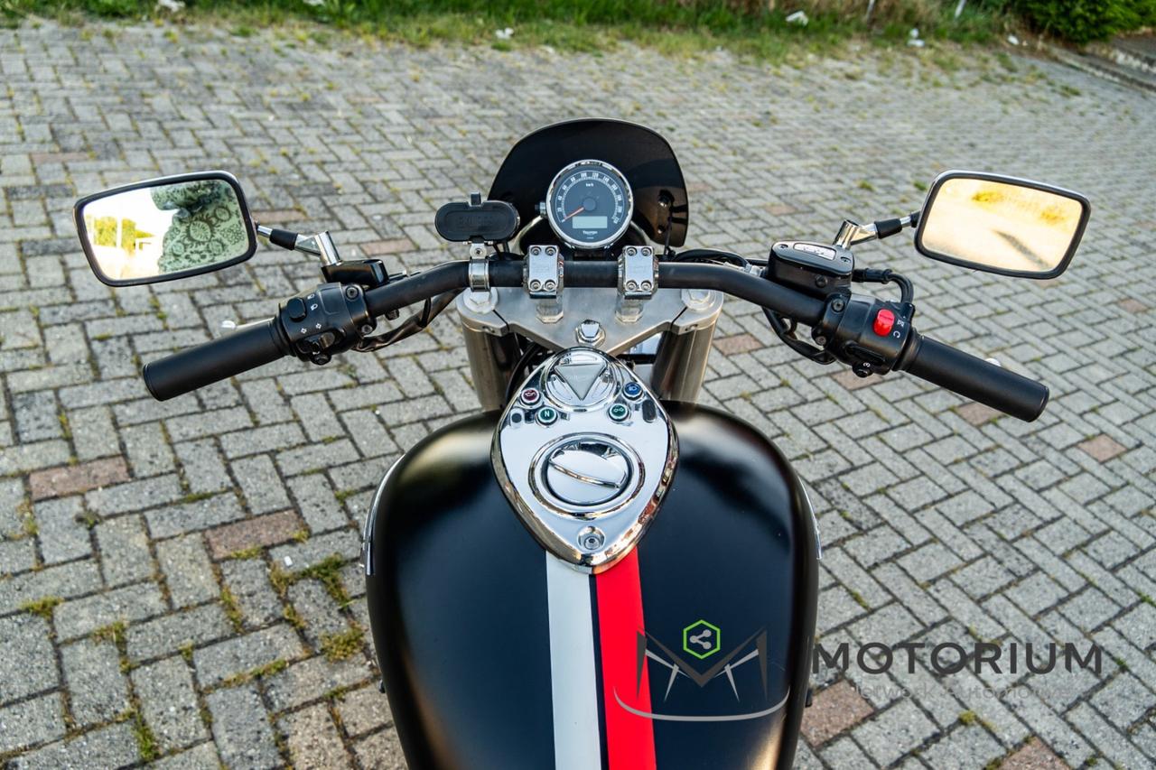TRIUMPH America 900