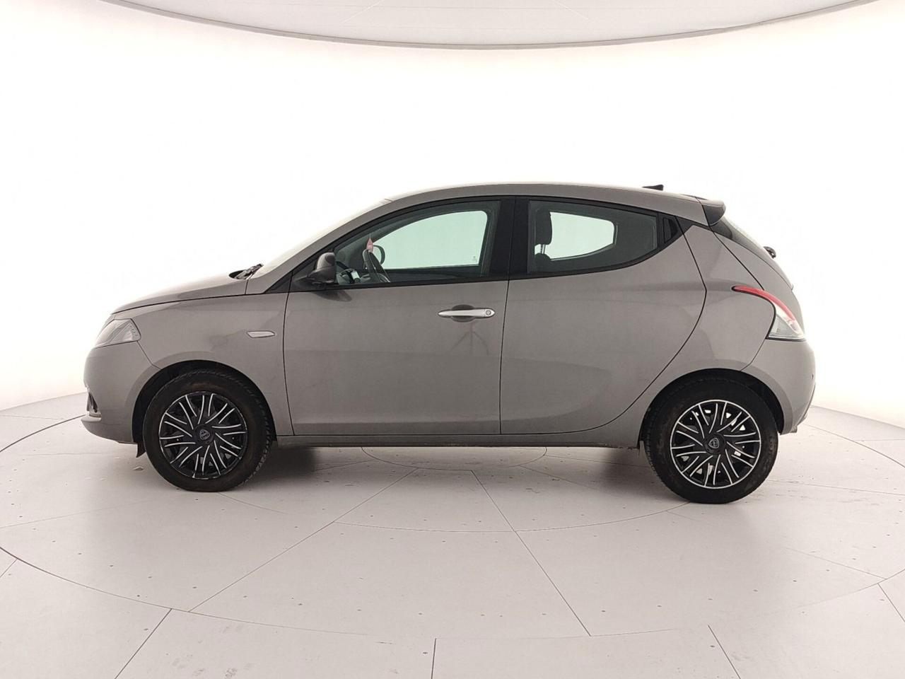 Lancia Ypsilon 1.0 FireFly 5 porte S&S Hybrid Platino