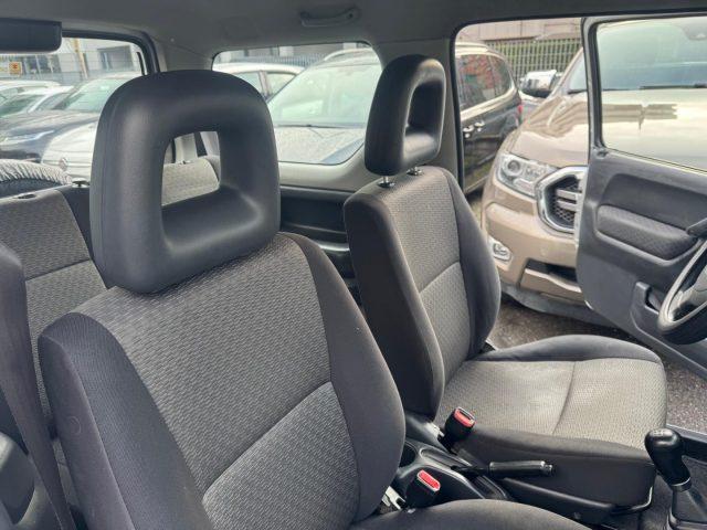 SUZUKI Jimny 1.3i 16V cat 4WD JLX