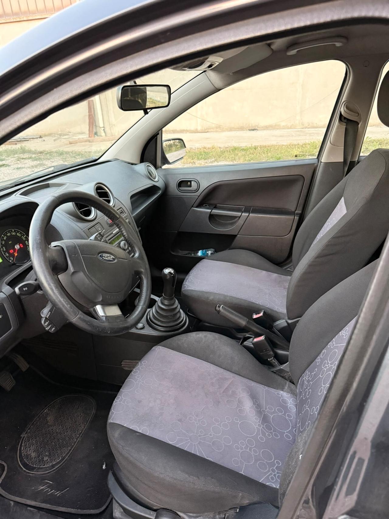 Ford Fiesta 1.2 16V 5p. Ghia