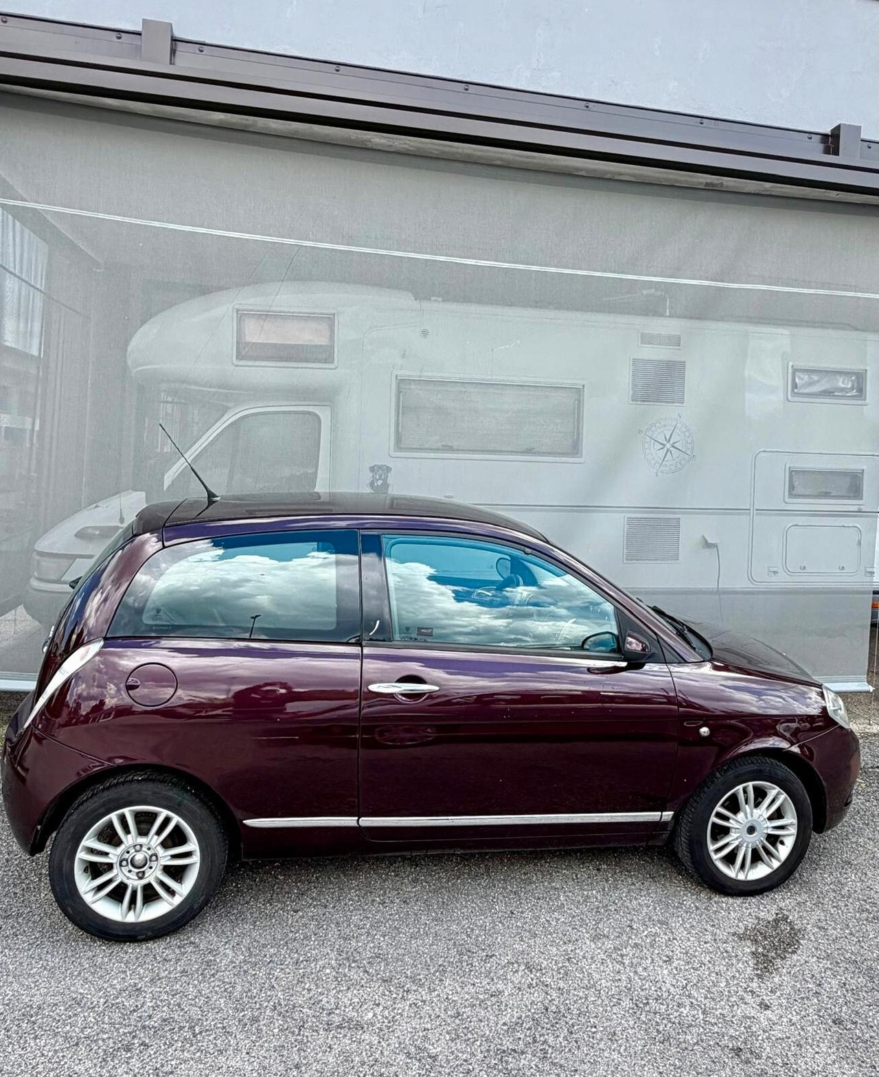 Lancia Ypsilon 1.3 MJT 75 CV Platino