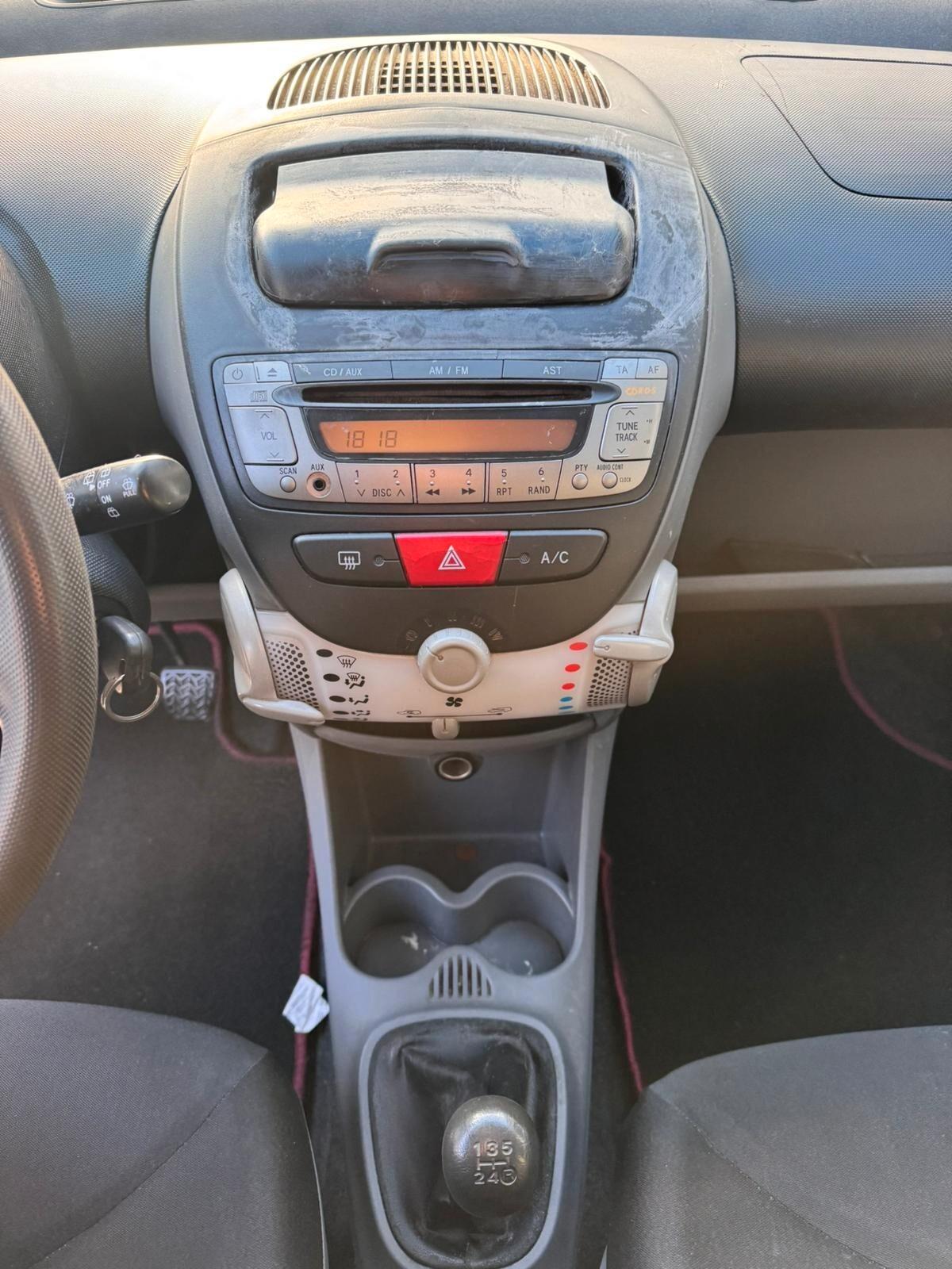 Toyota Aygo 1.0 12V VVT-i 5 porte Now Connect
