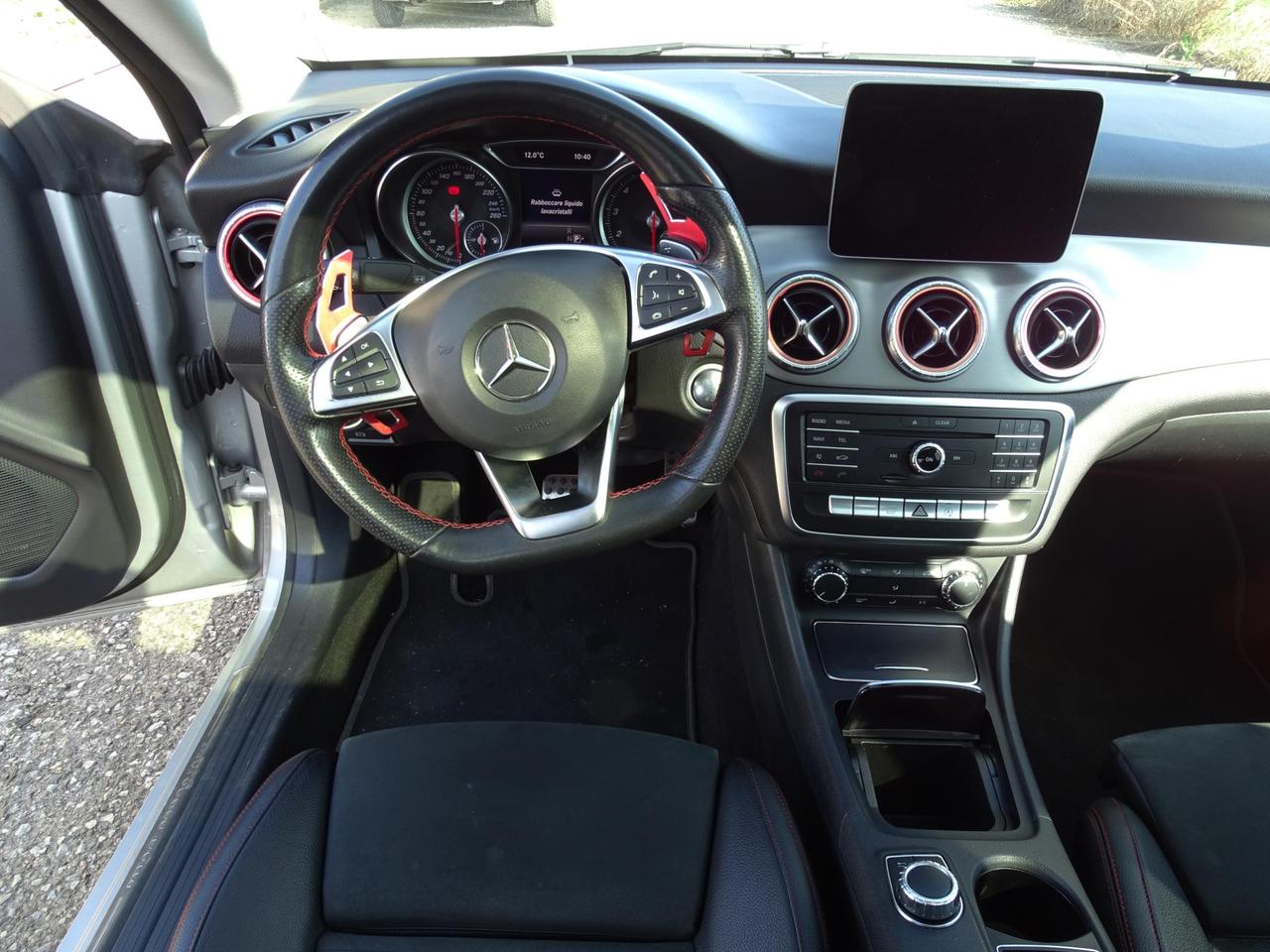 Mercedes-Benz CLA 200 Premium 156 CV CAMBIO AUTOMATICO