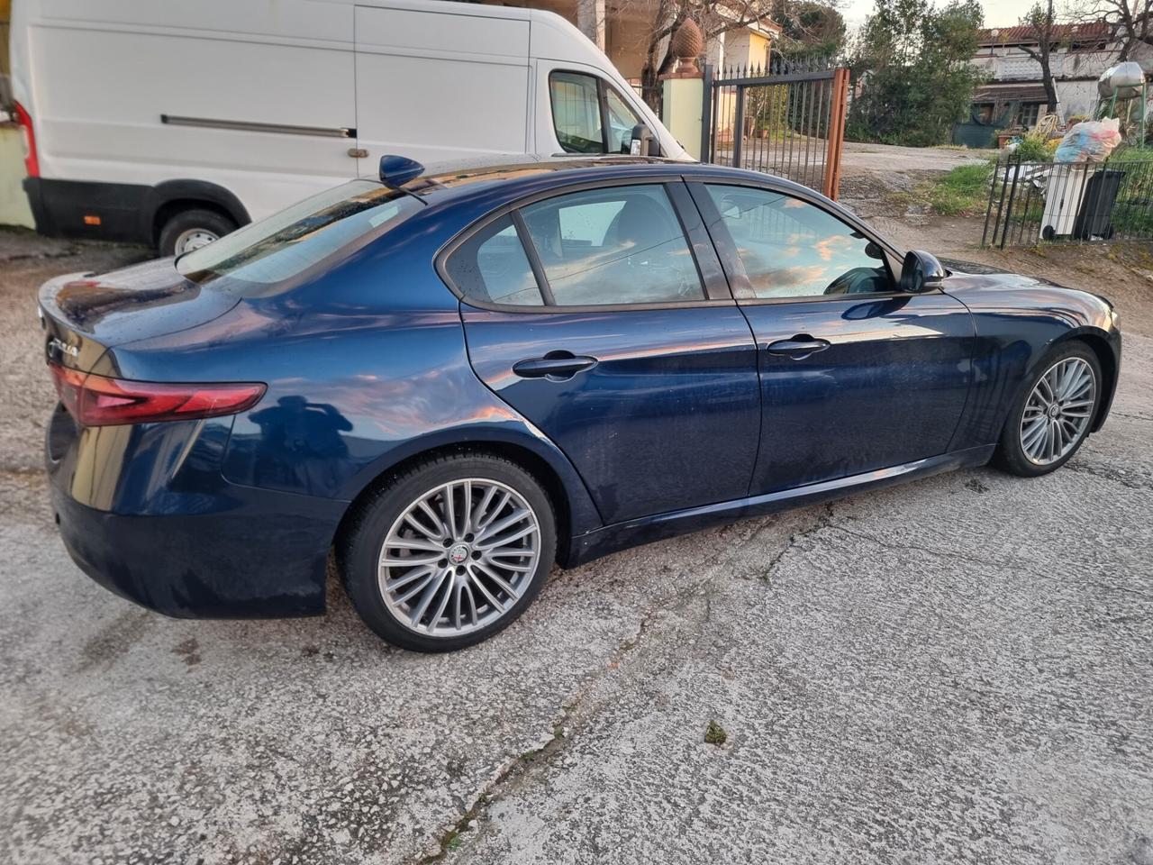 Alfa Romeo Giulia 2.2 Turbodiesel 150 CV Business Launch Edition