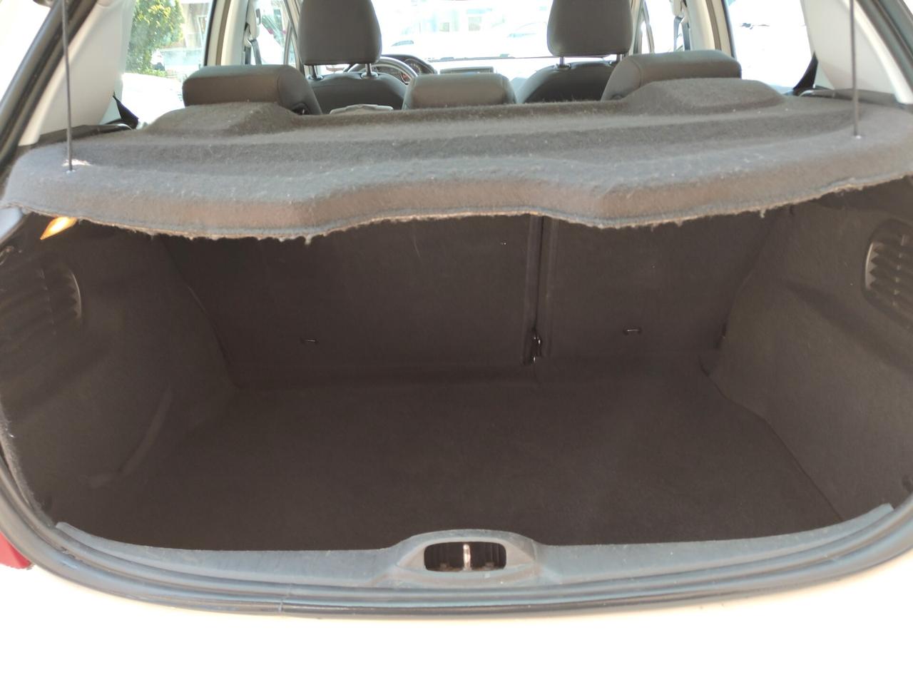 Peugeot 208 1.4 e-HDi 68 CV S&S robotizzato 5 porte Active