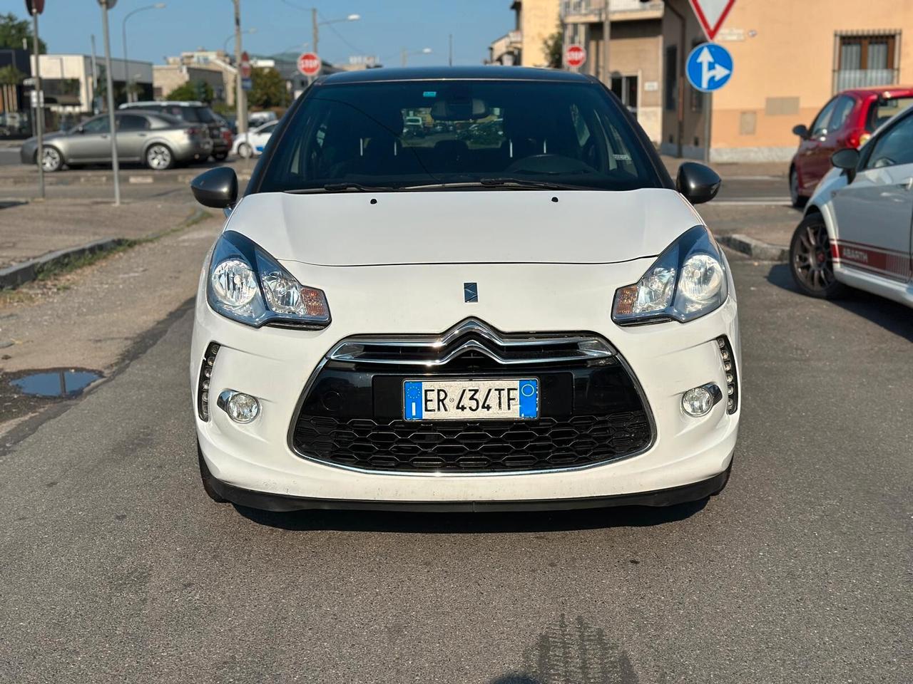 Ds DS3 DS 3 1.2 VTi 82 Just Black