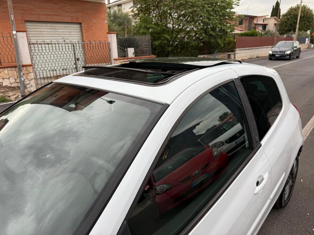 Renault Clio 1.2 16V 3 porte - Tetto - Full opt - Superprezzo