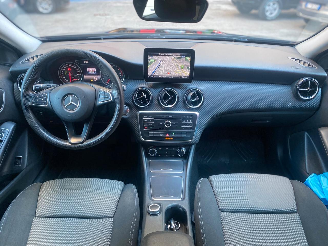 Mercedes-benz GLA 200 d Automatic Premium
