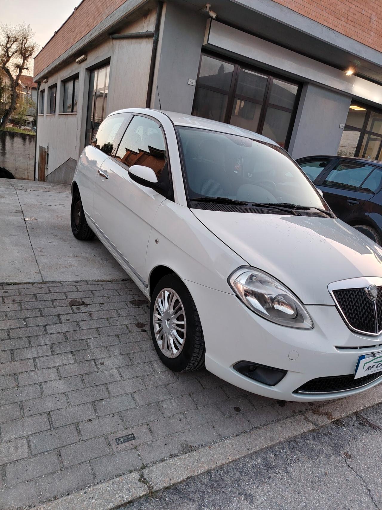 Lancia Ypsilon 1.2 Oro
