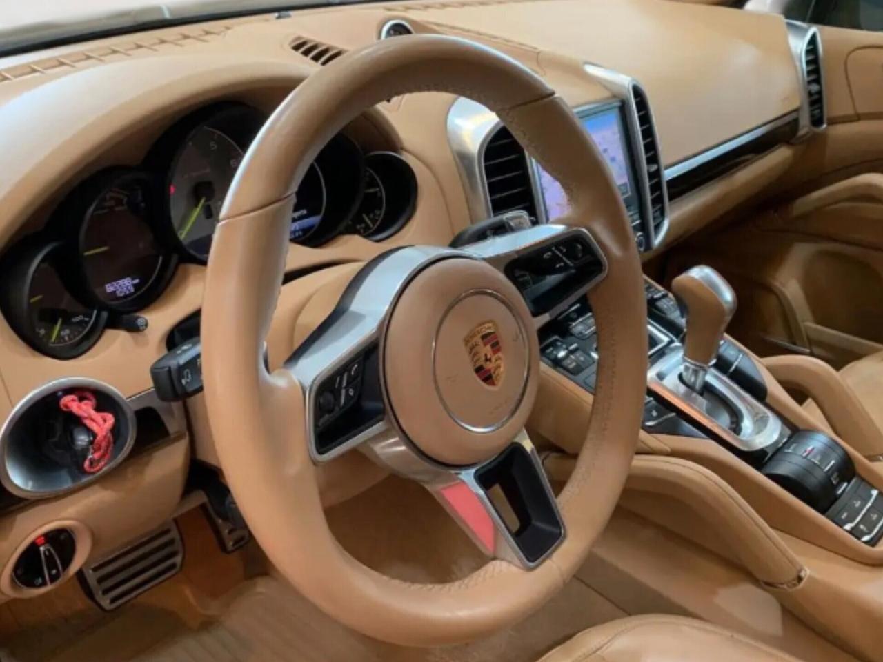 Porsche Cayenne 3.0 S E-Hybrid Perfetta