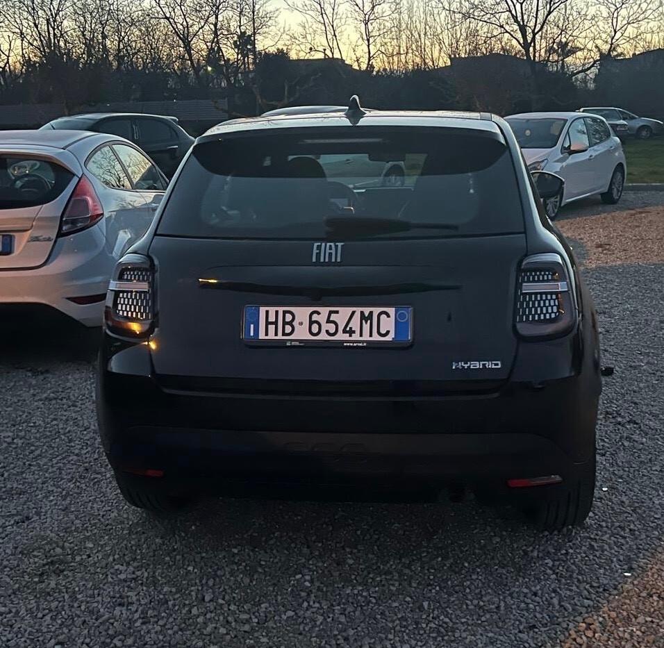 Fiat 600 Hybrid 145 CV DCT MHEV La Prima