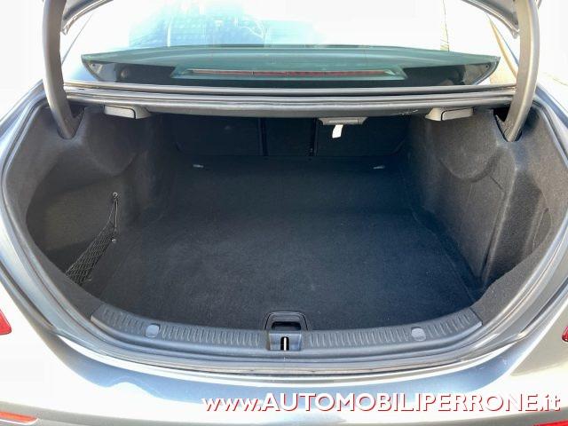 MERCEDES-BENZ E 220 d Sport (Virtual/Navi/Retro/LED)
