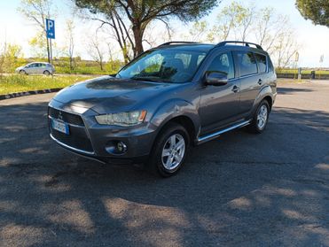 Mitsubishi Outlander 2.2 DI-D TC-SST Intense DPF 7 posti