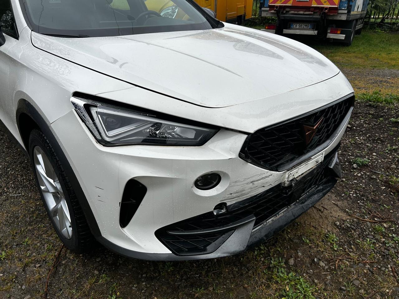 Cupra Formentor 1.5 TSI urto anteriore